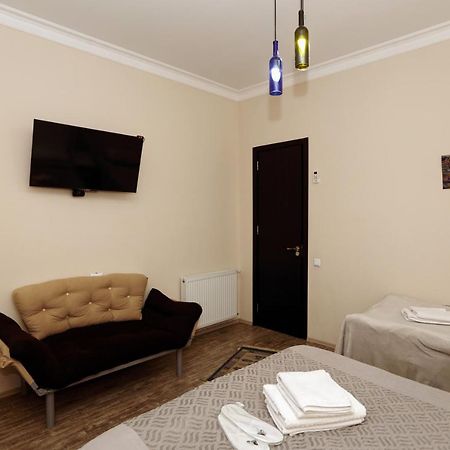 Family Apartment In Avlabari Tbilisi Exterior photo