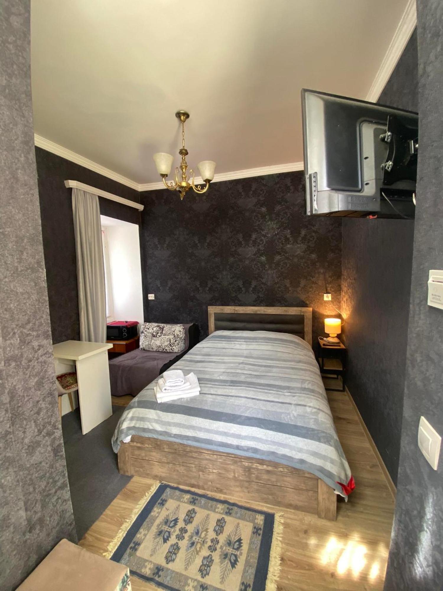 Family Apartment In Avlabari Tbilisi Exterior photo