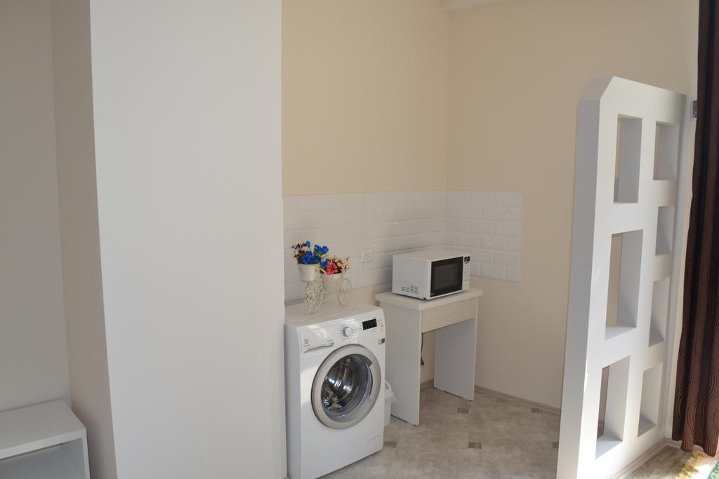 Family Apartment In Avlabari Tbilisi Exterior photo