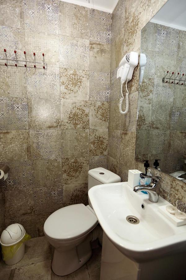Family Apartment In Avlabari Tbilisi Exterior photo
