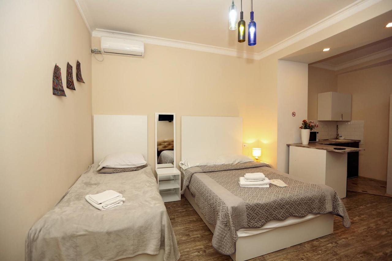 Family Apartment In Avlabari Tbilisi Exterior photo
