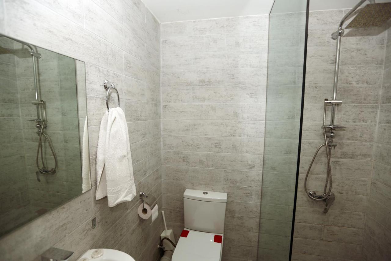 Family Apartment In Avlabari Tbilisi Exterior photo